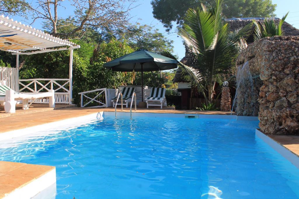 Guest house for rent in Diani swimming pool