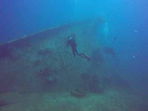 Wreck diver specialty diver course kenya