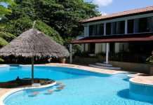 Cheap Accommodation in Diani- Dive & Stay New Packages for Divers Pool and House Flamboyant Bed & Breakfast Diani Beach