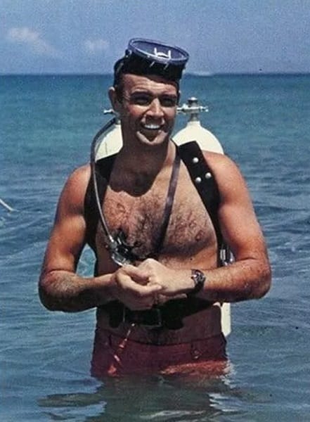 Sean-Connery-James-Bond-Thunderball-SCUBA-Diving.jpg