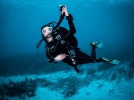 Dive skills neutrally buoyant