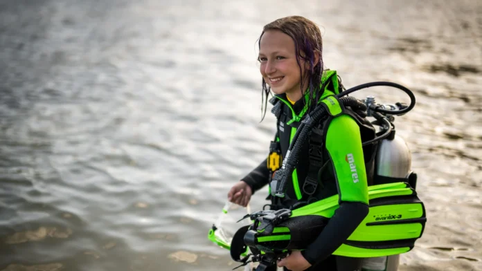 kids scuba diving